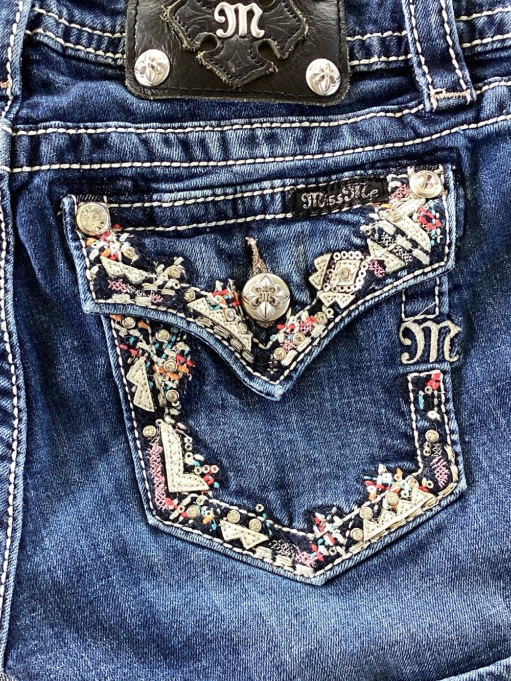 Miss Me Dark Blue Rolled Hem Denim Shorts Gorgeous Back Pockets Size 28 - Picture 6 of 11